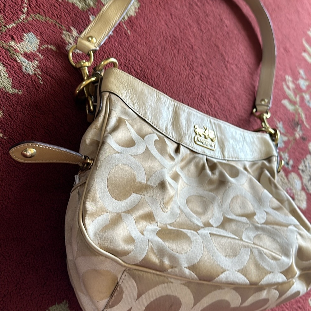 Purse - Picture 2 of 4